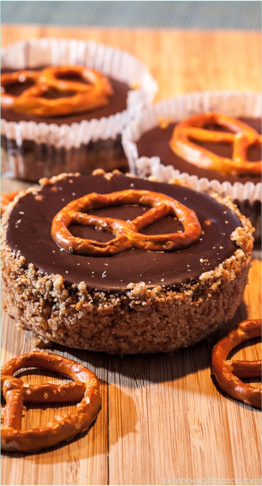 Toffee-Tartelettes mit Laugenbrezeln