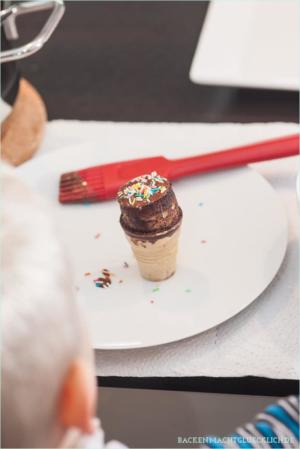 Backen mit Kindern - Kuchen dekorieren