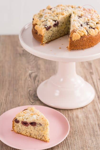 Kirschkuchen mit Mohn Streuseln