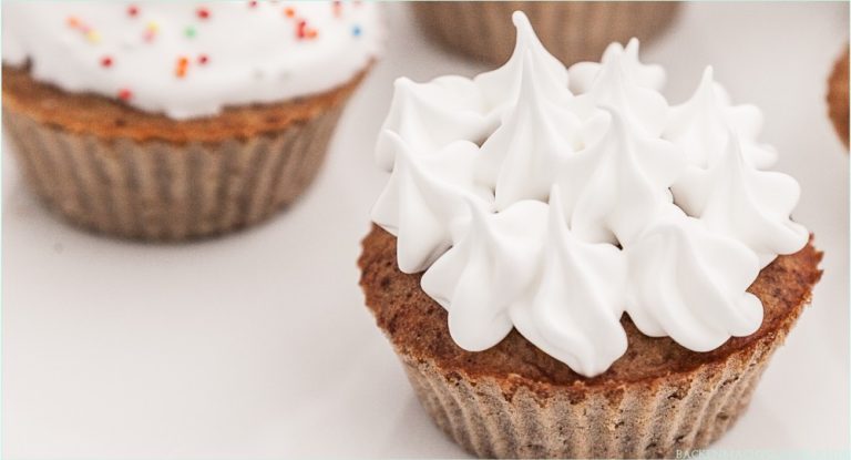 Bananenmuffins mit Zimt und Meringuefrosting