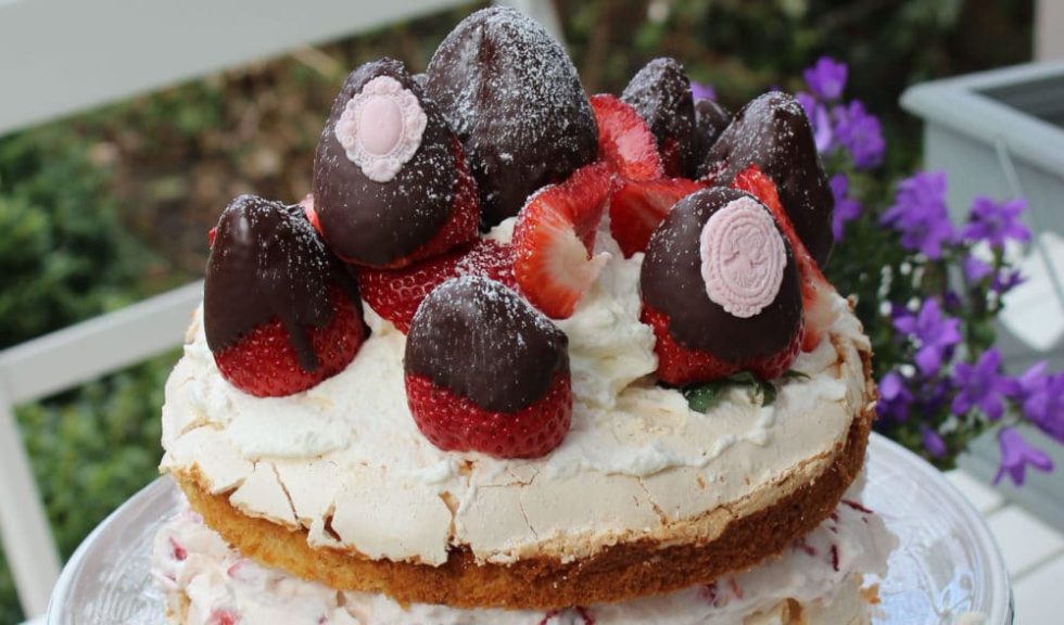 Erdbeertorte mit Baiser