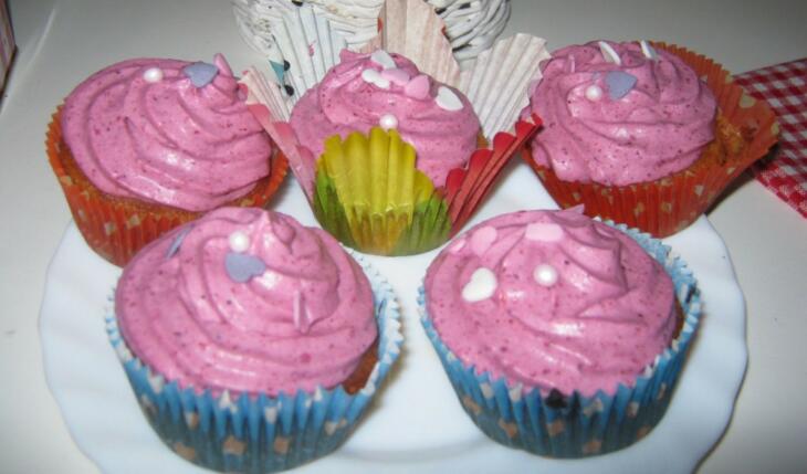 Vanille-Beerenmix-Cupcakes