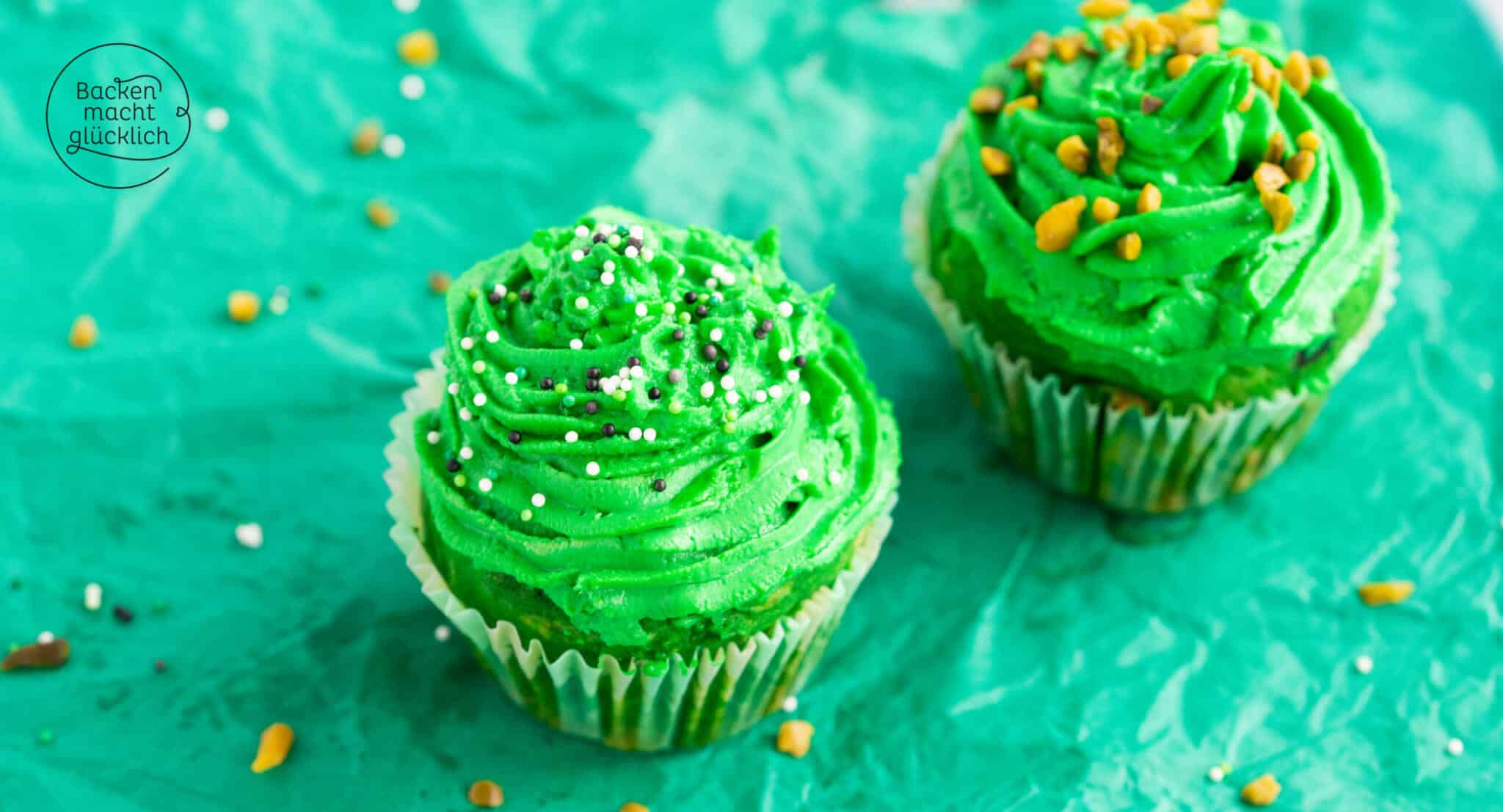 Cupcakes mit Waldmeister Topping
