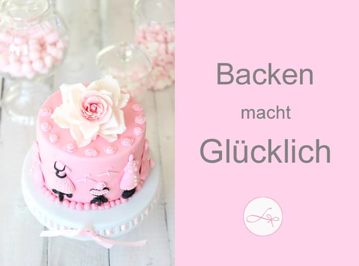 Karamell Schokoladen Törtchen mit Fondantüberzug und Zuckerrosen