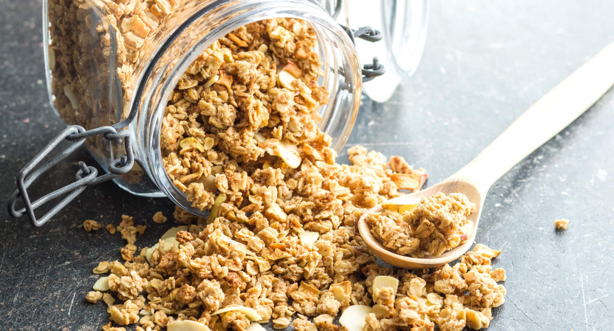 Selbstgemachtes Knuspermüsli (Granola)