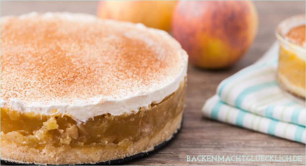 Apfeltorte mit Sahne und Zimt | Backen macht glücklich