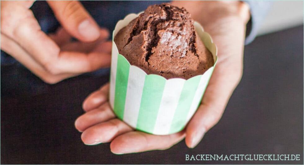 Saftige schnelle Schoko-Muffins mit Öl statt Butter