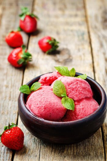 Erdbeer Joghurt Eis ohne Sahne