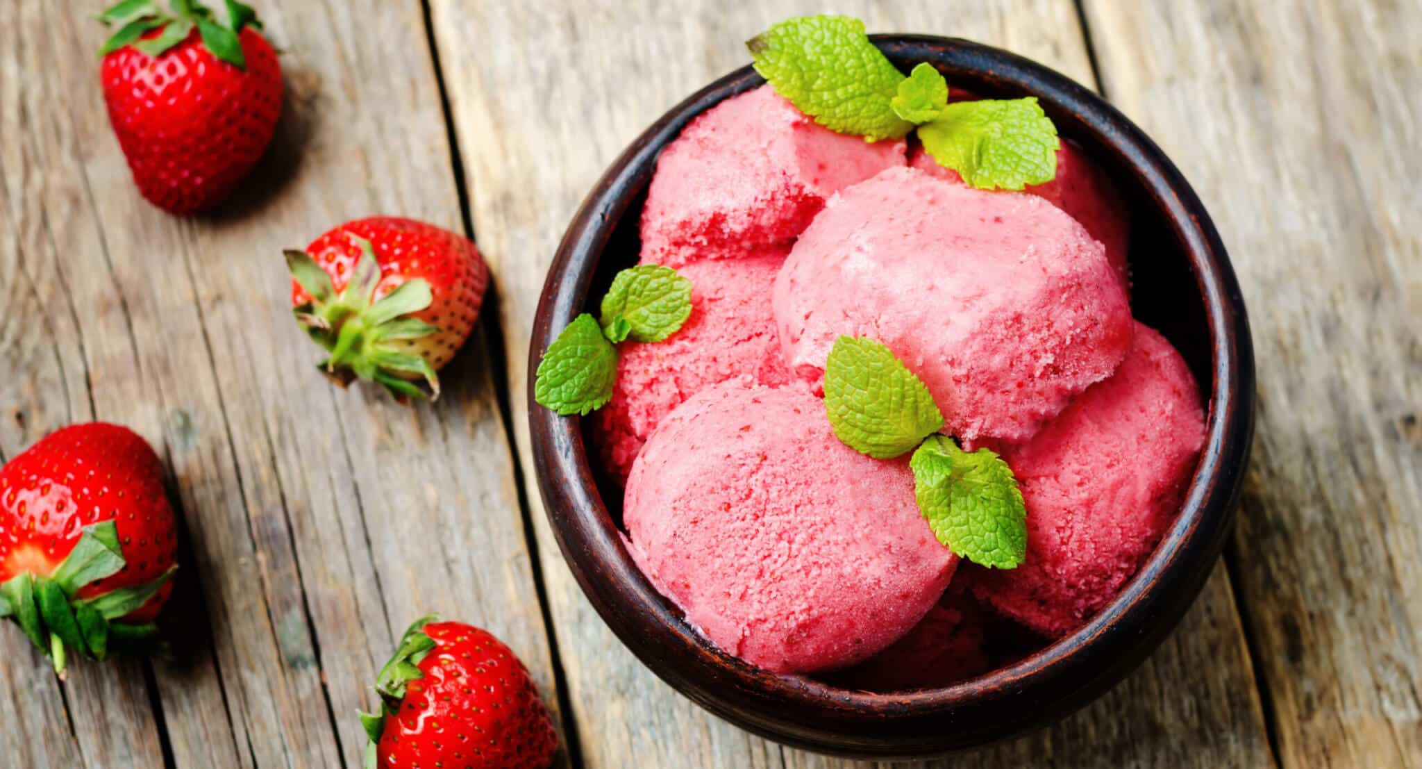 Erdbeer-Eis mit Joghurt