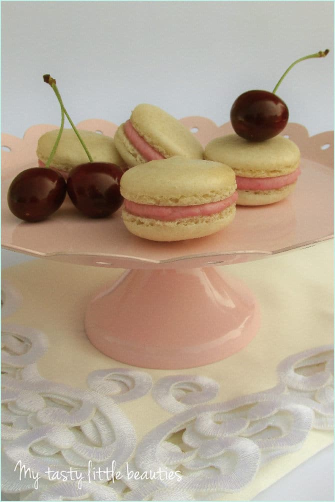 Kirschen Macarons