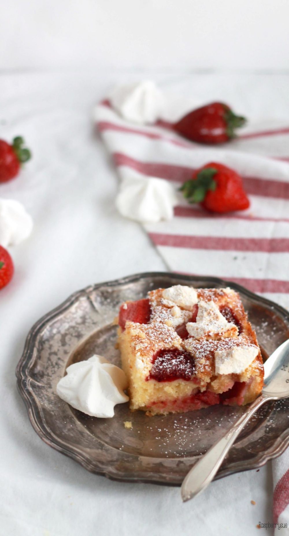 Eton Mess Cake Erdbeerkuchen mit Baiser