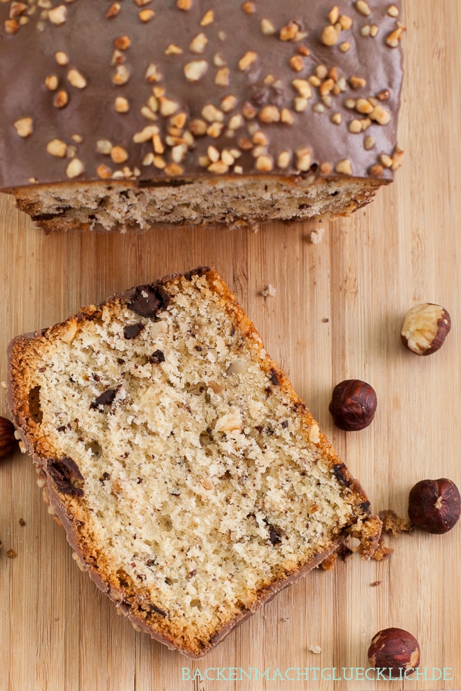 Einfacher Nusskuchen mit Schokolade