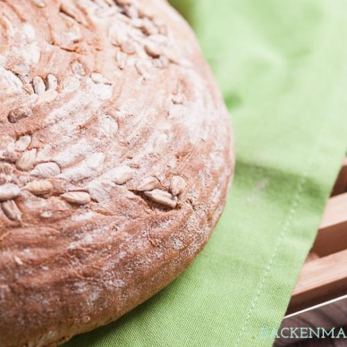 Dinkelvollkornbrot mit Roggen und Emmer