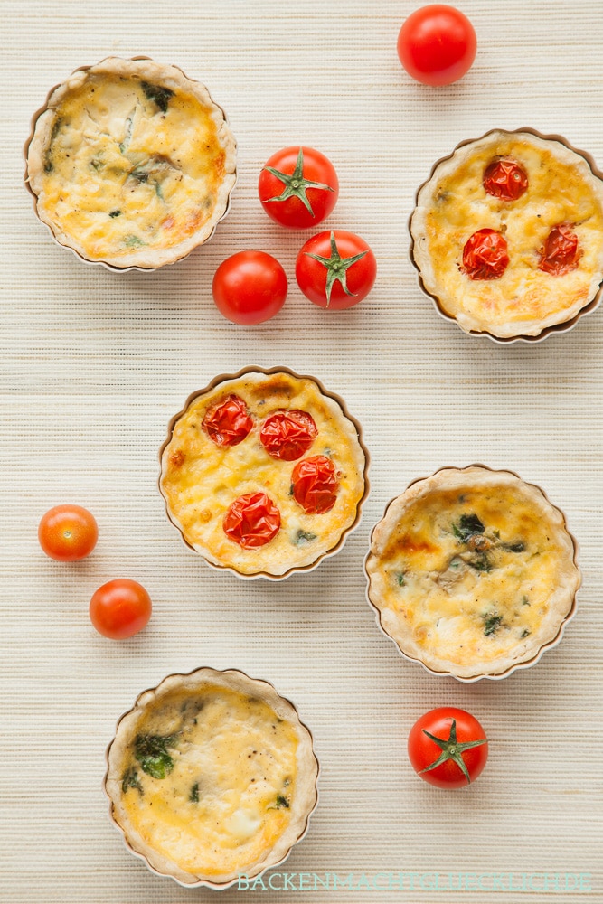 Herzhafte Tartelettes mit Käse und Spinat