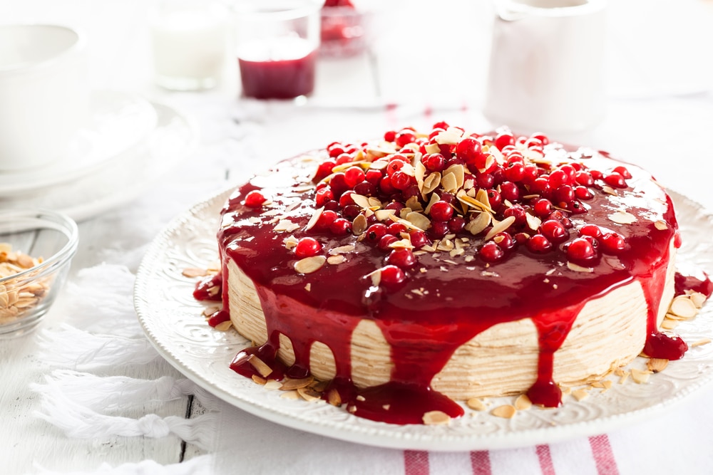 Apfeltorte mit Sahne und Zimt | Backen macht glücklich