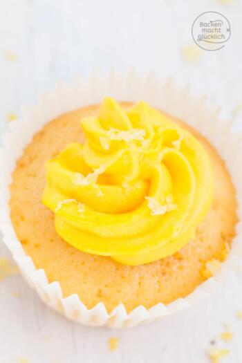 Zitronen-Cupcakes mit Frischkäsefrosting