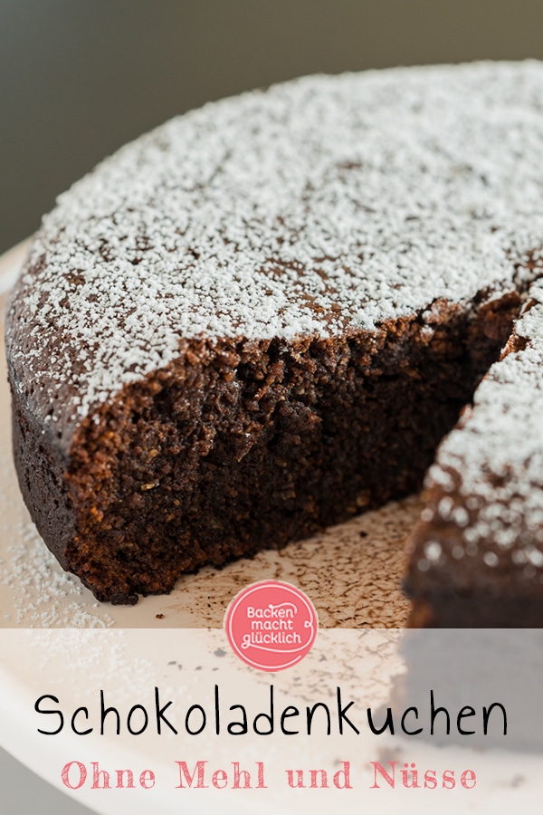 Lust auf einen saftigen Schokokuchen ohne Mehl, der so ungeheuer schokoladig, weich und sündig ist, dass er auch als Dessert durchgeht? Eine Art Schokoladenkuchen mit fast flüssigem Kern, der quasi auf der Zunge zergeht, und noch dazu sehr schnell zuzubereiten ist? Dann hätte ich was für euch ? !