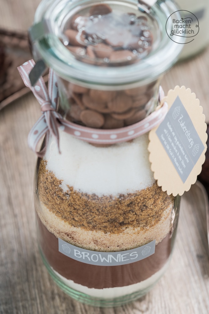 Backmischung im Glas für Brownies