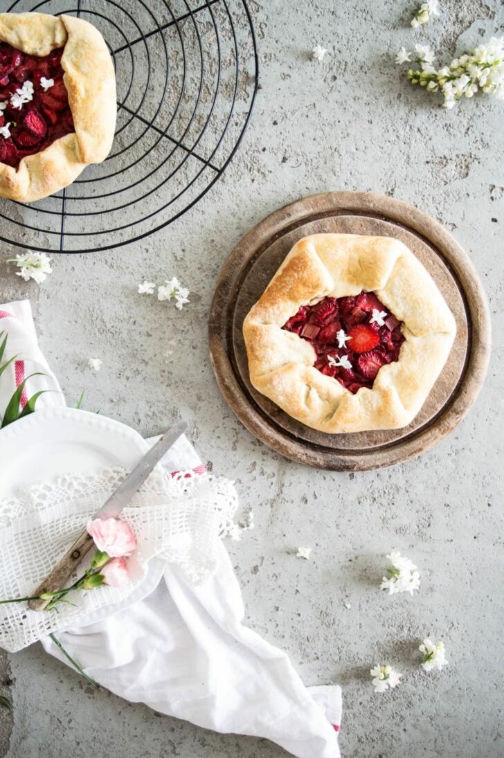 Erdbeer-Rhabarber-Galette