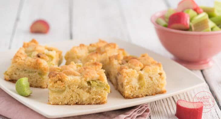 Rhabarberkuchen mit weißer Schokolade