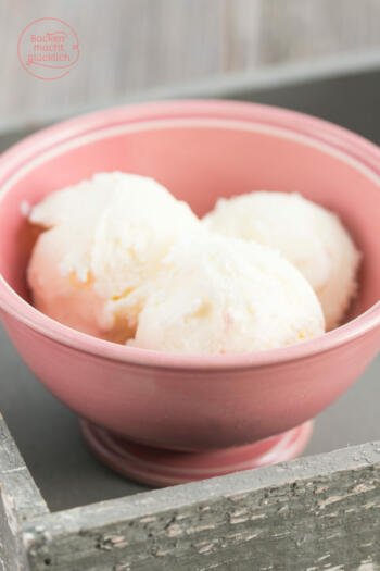 Joghurteis mit der Eismaschine