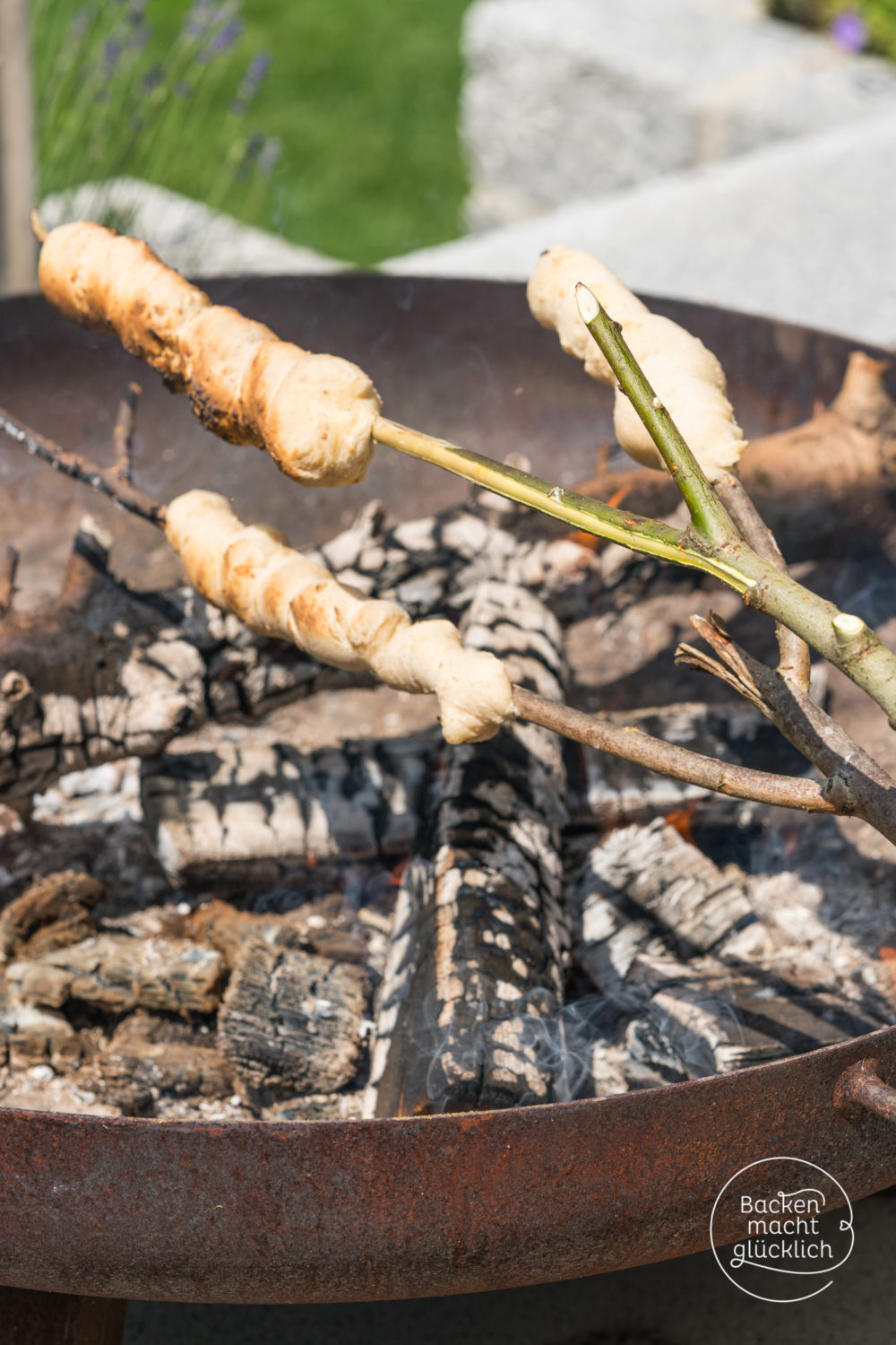 einfaches Stockbrot