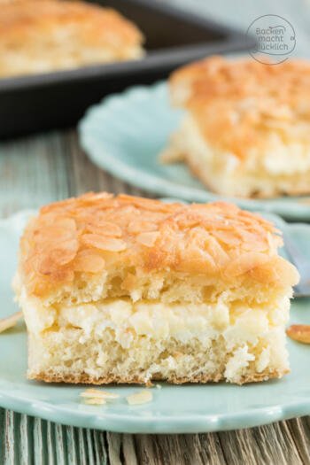 Klassischer Bienenstich Blechkuchen