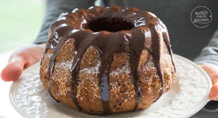 Saftiger Rotweinkuchen mit Schokolade