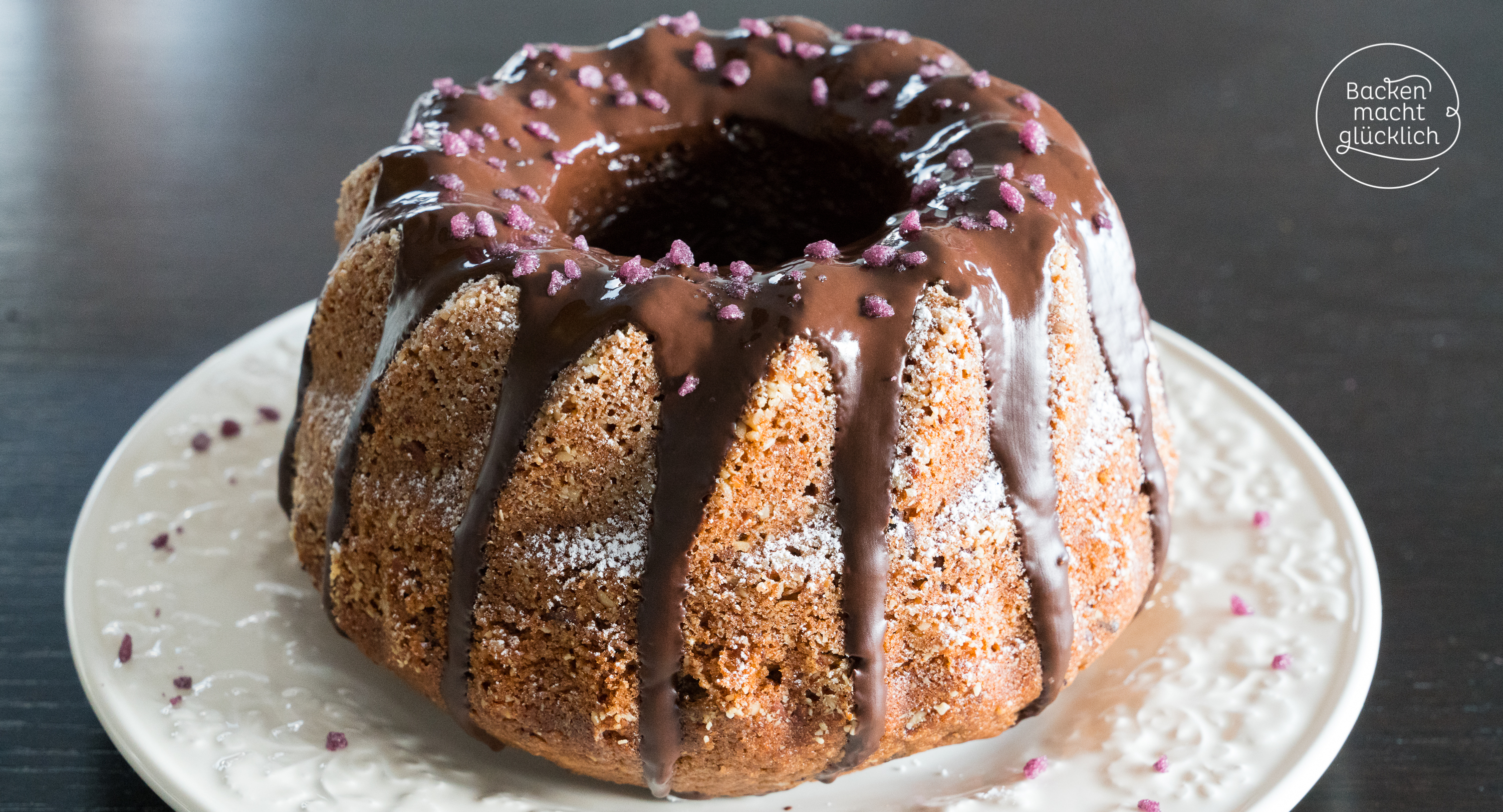 Rotwein-Gugelhupf mit Schokolade | Backen macht glücklich