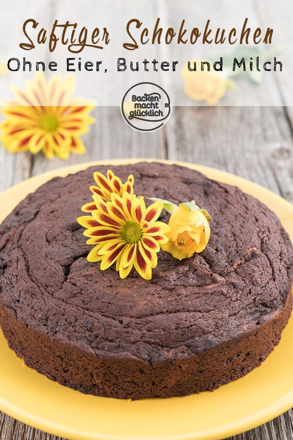 Superschokoladig und supersaftig: Dieser vegane Rote Bete Kuchen schmeckt einfach genial! Dass Gemüse im Schokoladenkuchen mit Roter Bete steckt, schmeckt man überhaupt nicht heraus.Das Rezept klappt auch glutenfrei bzw. ohne Zucker.