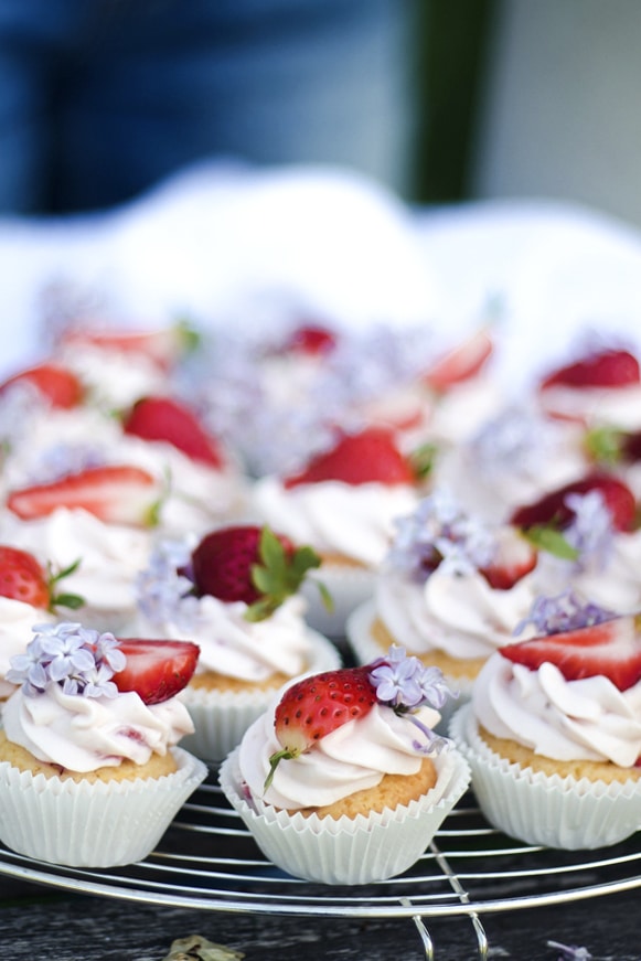 Mini-Erdbeer-Cupcakes