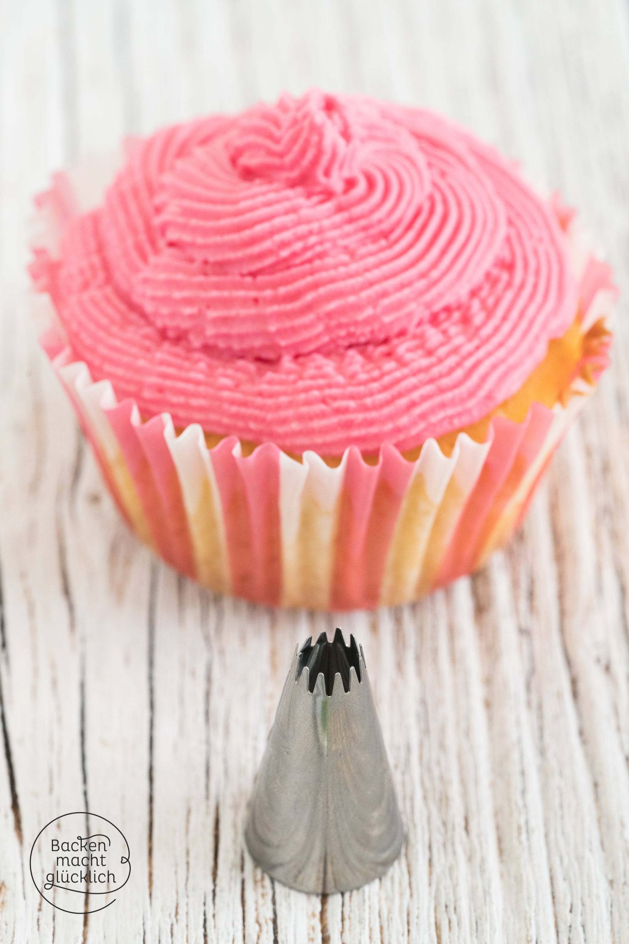 Cupcake Deko Spritztülle gezackt