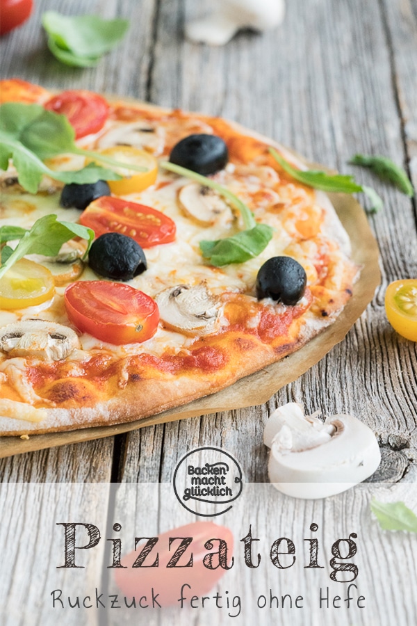 Heißhunger auf Pizza? Meinen Pizzateig ohne Hefe könnt ihr in nur 5 Minuten Zuhause nachmachen. So zaubert ihr in Windeseile eine knusprig leckere Pizza ohne Hefe auf den Tisch.