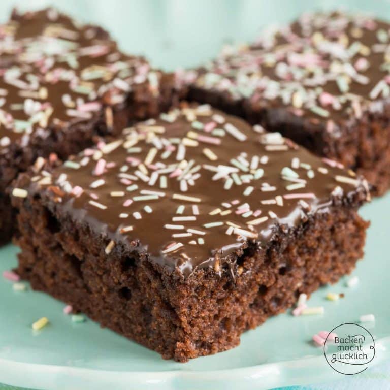 Einfacher, genial saftiger Schoko-Blechkuchen