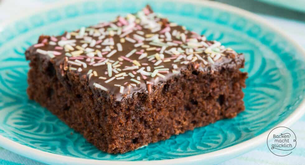 Einfacher saftiger Schokokuchen vom Blech | Backen macht glücklich