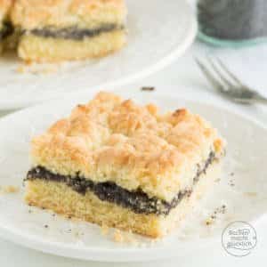 schneller Mohnkuchen mit Streuseln und Pudding