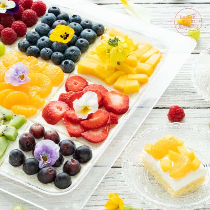 Bunter Obstkuchen Blech Biskuit Creme