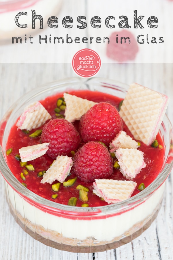 Diese Cheesecakes im Glas mit Himbeeren sind das perfekte Sommer-Dessert mit knusprigem Boden und softer Creme.