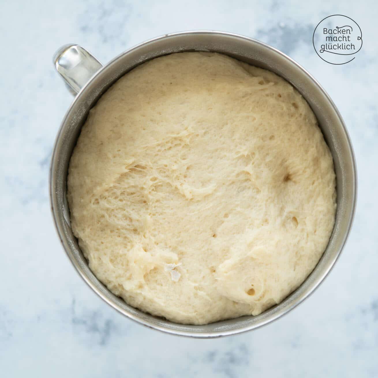 Hefeteig Grundrezept Backen macht glücklich