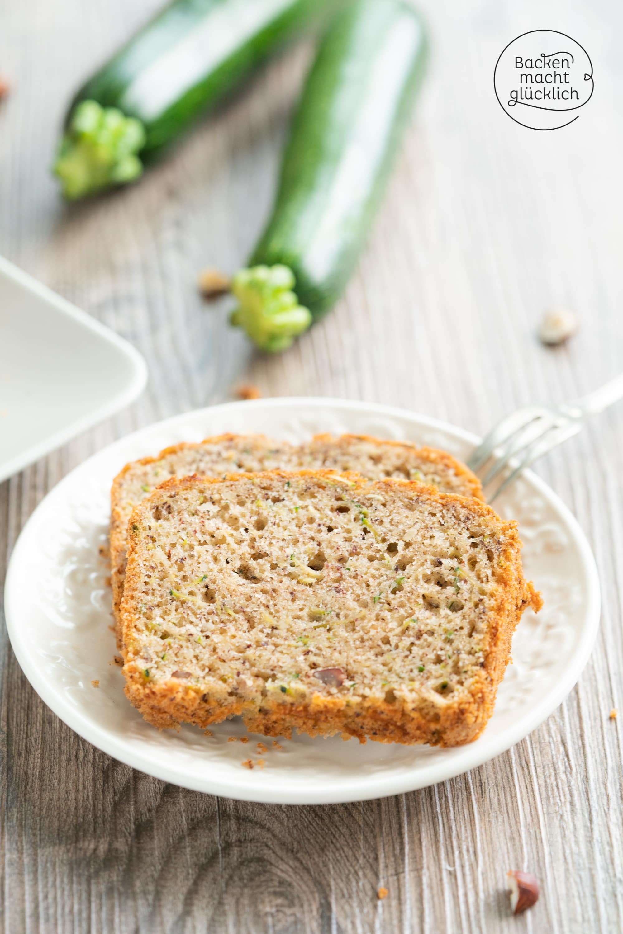 Nusskuchen mit Zucchini