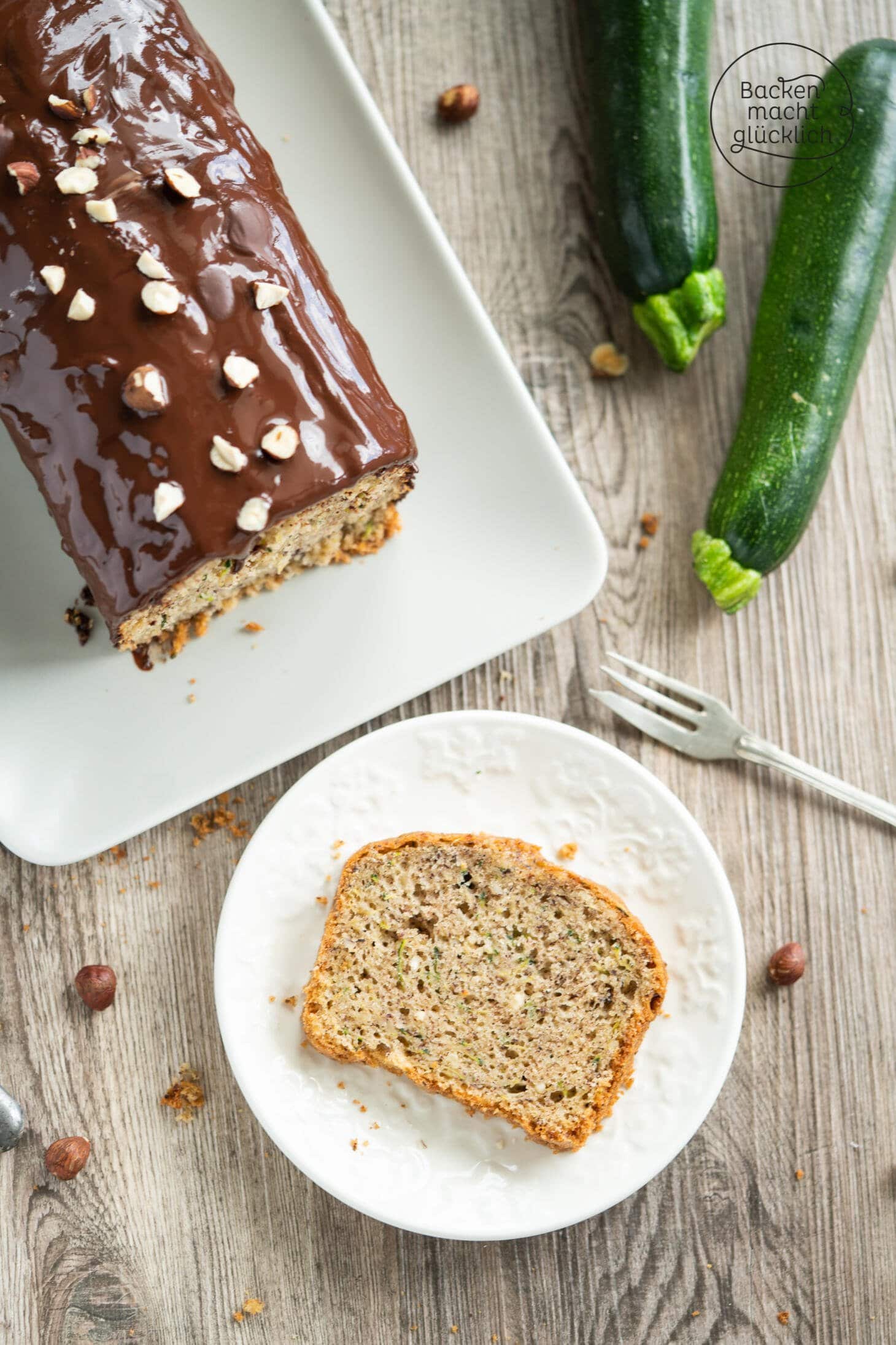 Saftiger Zucchini-Nuss-Kuchen | Backen macht glücklich