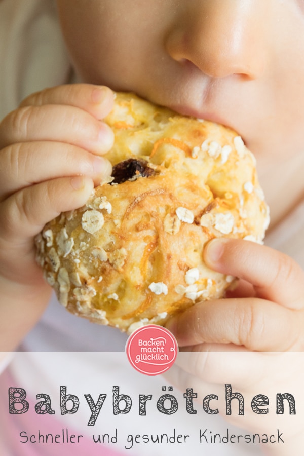 Diese Babybrötchen sind ein schneller gesunder Kindersnack zum Mitnehmen für Babys und Kleinkinder. Die Kinderbrote haben eine weiche Kruste und stecken voll gesunder Sachen.