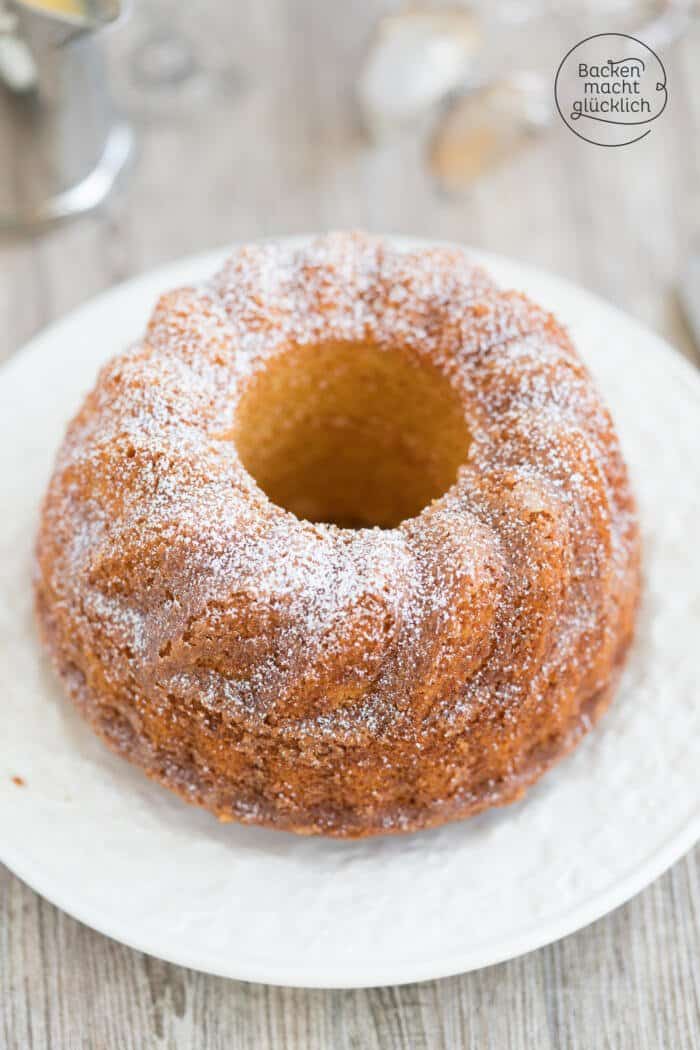 Einfacher saftiger Eierlikörkuchen | Backen macht glücklich