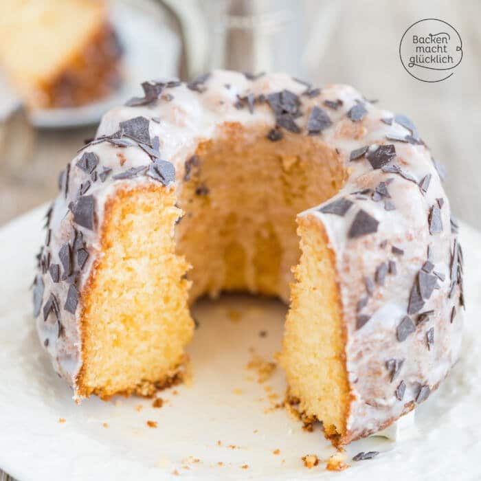 Einfacher saftiger Eierlikörkuchen | Backen macht glücklich