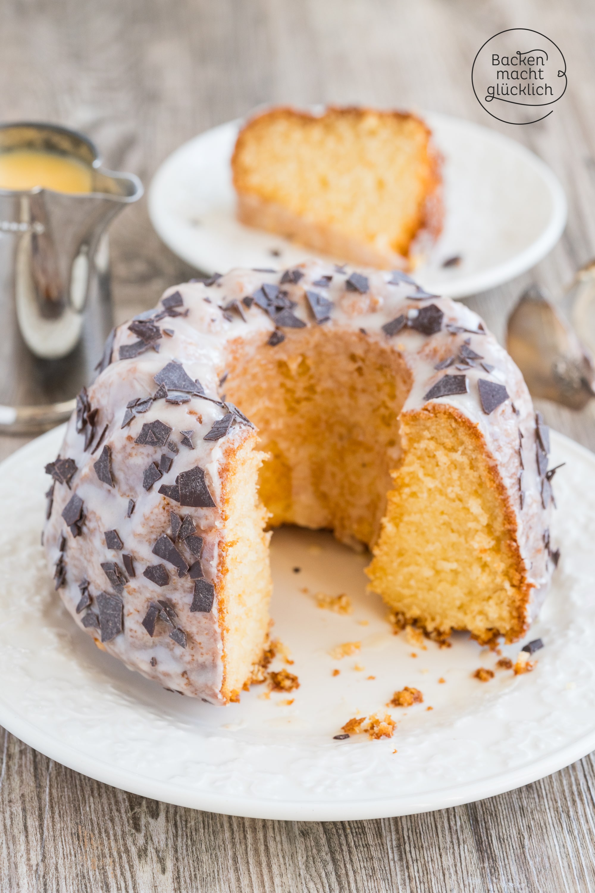 Der weltbeste Eierlikörkuchen: flaumig, saftig, wunderbar! Diesen Eierlikör-Gugelhupf müsst ihr testen ♥ In nur 10 Minuten fertig!