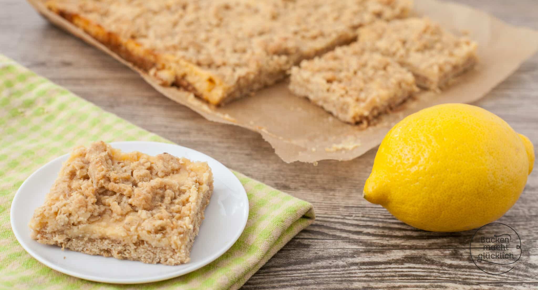 Zitronencreme-Kuchen mit Streuseln