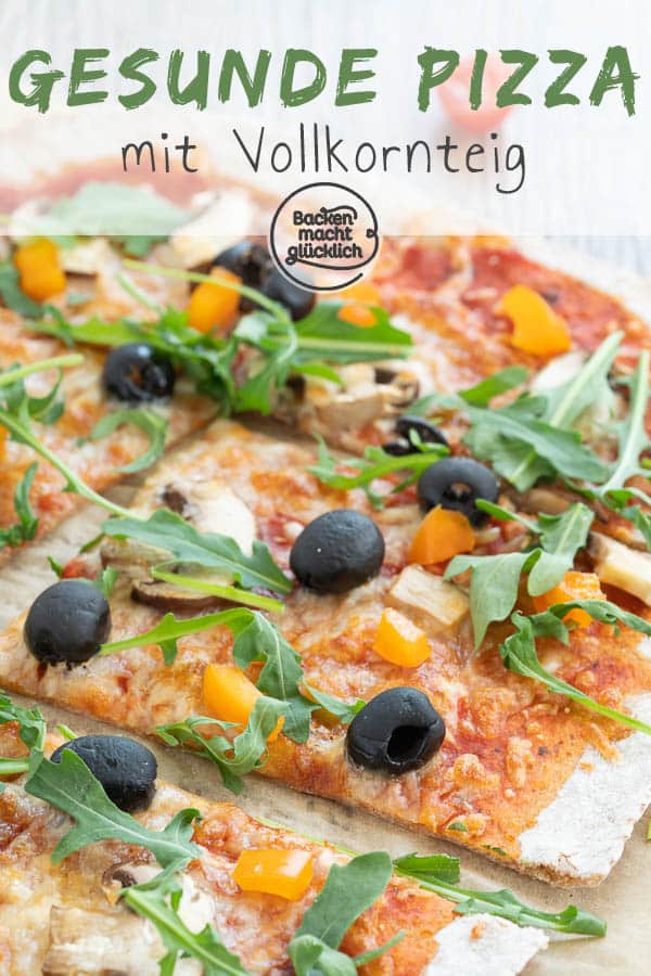 Ein einfaches Grundrezept für eine knusprige Vollkorn-Pizza vom Blech oder vom Pizzastein. Die gesunde Dinkelpizza lässt sich nach Belieben belegen und schmeckt auf jeden Fall der ganzen Familie. #pizza #vollkornpizza  #pizzateig #trockenhefe #dinkelpizza #backenmachtglücklich