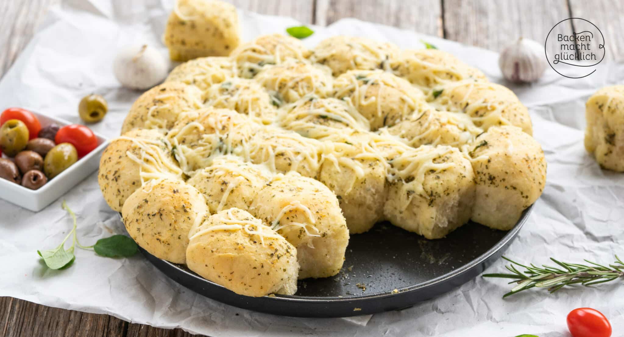 Zupfbrot mit Kräuterbutter