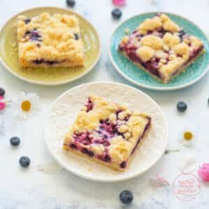 saftiger Obstkuchen mit Streuseln vom Blech