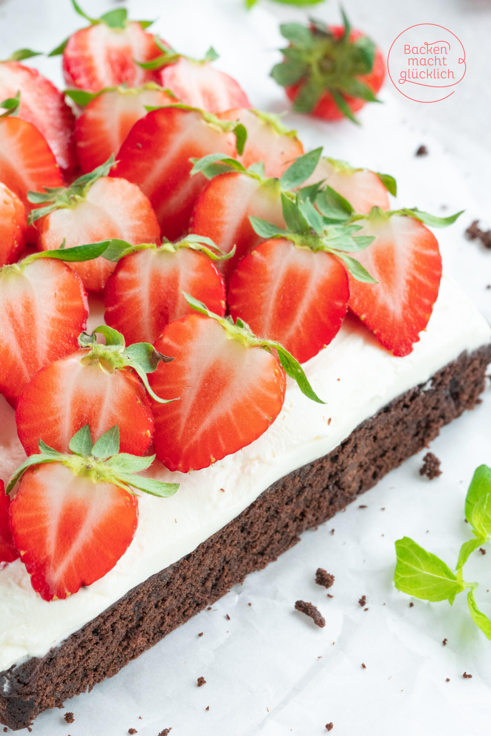 Schoko-Brownies mit Erdbeeren